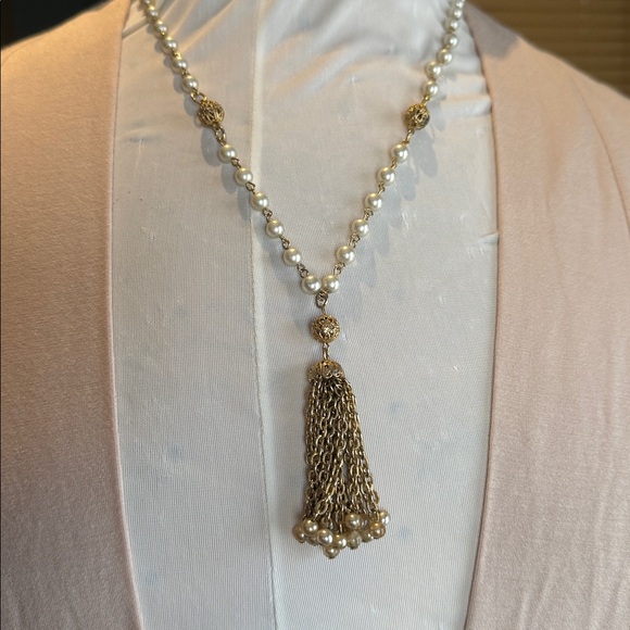 5 Assorted Beautiful Necklaces - Picture 2 of 3